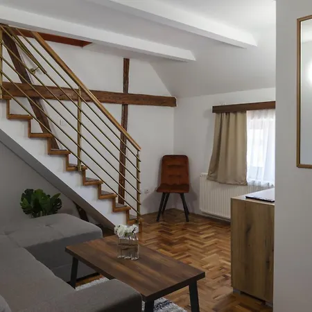 Prenociste Omega Luxury Oda ve Kahvaltı 3*