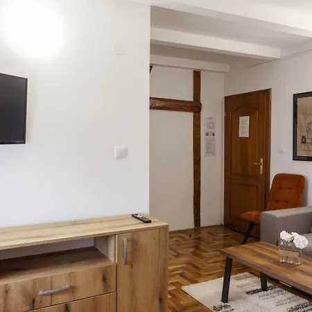 Prenociste Omega Luxury Oda ve Kahvaltı 3*