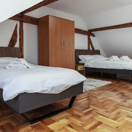 Prenociste Omega Luxury 3* Čačak