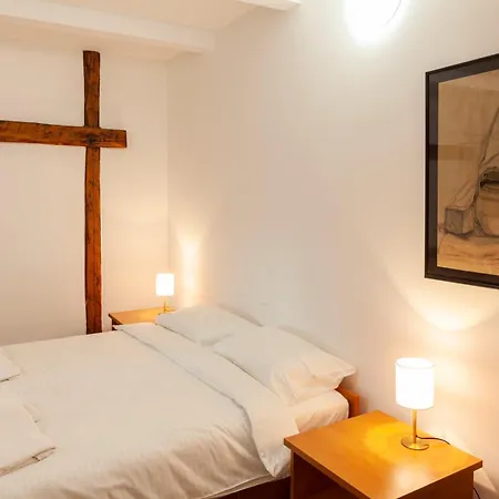 Prenociste Omega Luxury Oda ve Kahvaltı