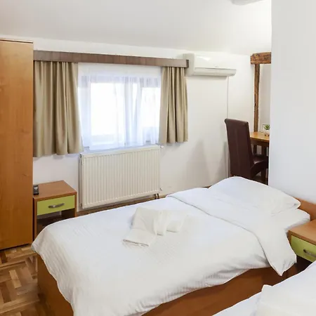 Oda ve Kahvaltı Prenociste Omega Luxury