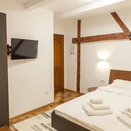 Oda ve Kahvaltı Prenociste Omega Luxury 3*