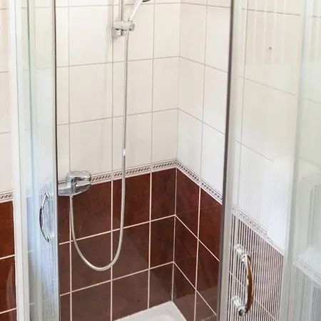 Oda ve Kahvaltı Prenociste Omega Luxury 3*