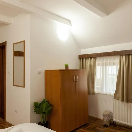 Prenociste Omega Luxury Oda ve Kahvaltı Čačak