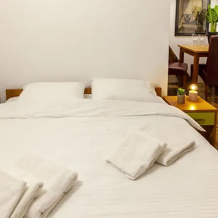 Prenociste Omega Luxury Oda ve Kahvaltı 3*