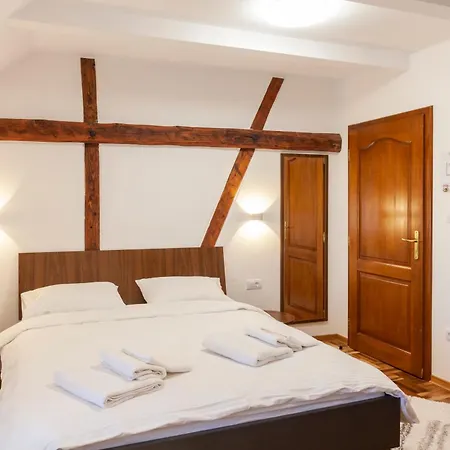 Oda ve Kahvaltı Prenociste Omega Luxury 3*