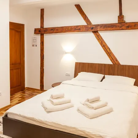 Prenociste Omega Luxury