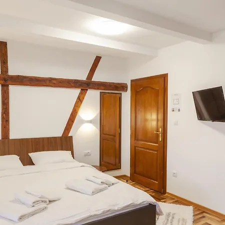 Prenociste Omega Luxury Oda ve Kahvaltı Čačak