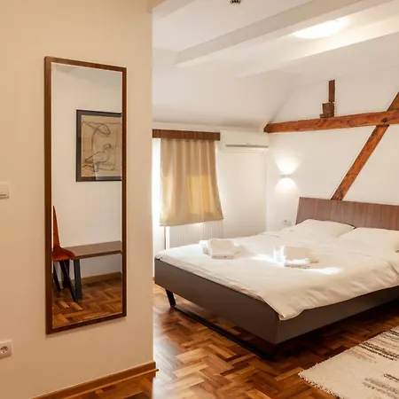 Prenociste Omega Luxury