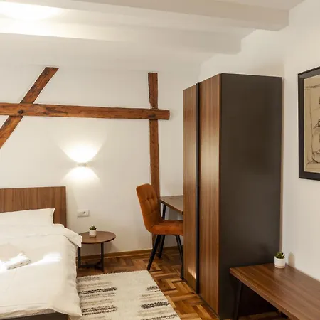 Oda ve Kahvaltı Prenociste Omega Luxury 3*