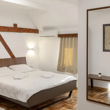 Prenociste Omega Luxury 3* Čačak