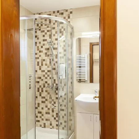 Prenociste Omega Luxury Oda ve Kahvaltı Čačak